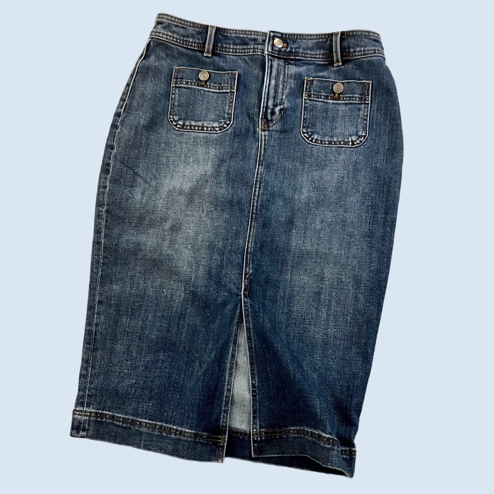 Chic Denim Skirt with Front Slit